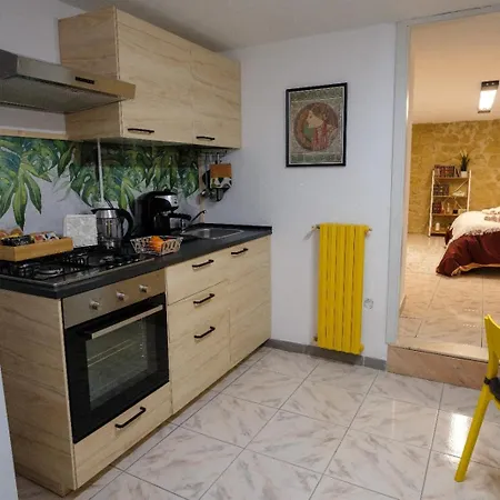 Al Vicolo Guest house *